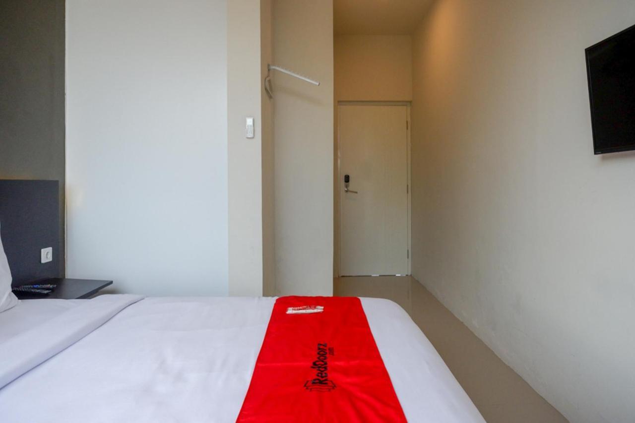 Reddoorz Plus Near Solo Baru Esterno foto