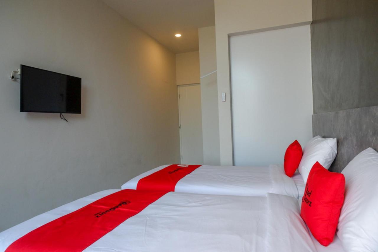 Reddoorz Plus Near Solo Baru Esterno foto