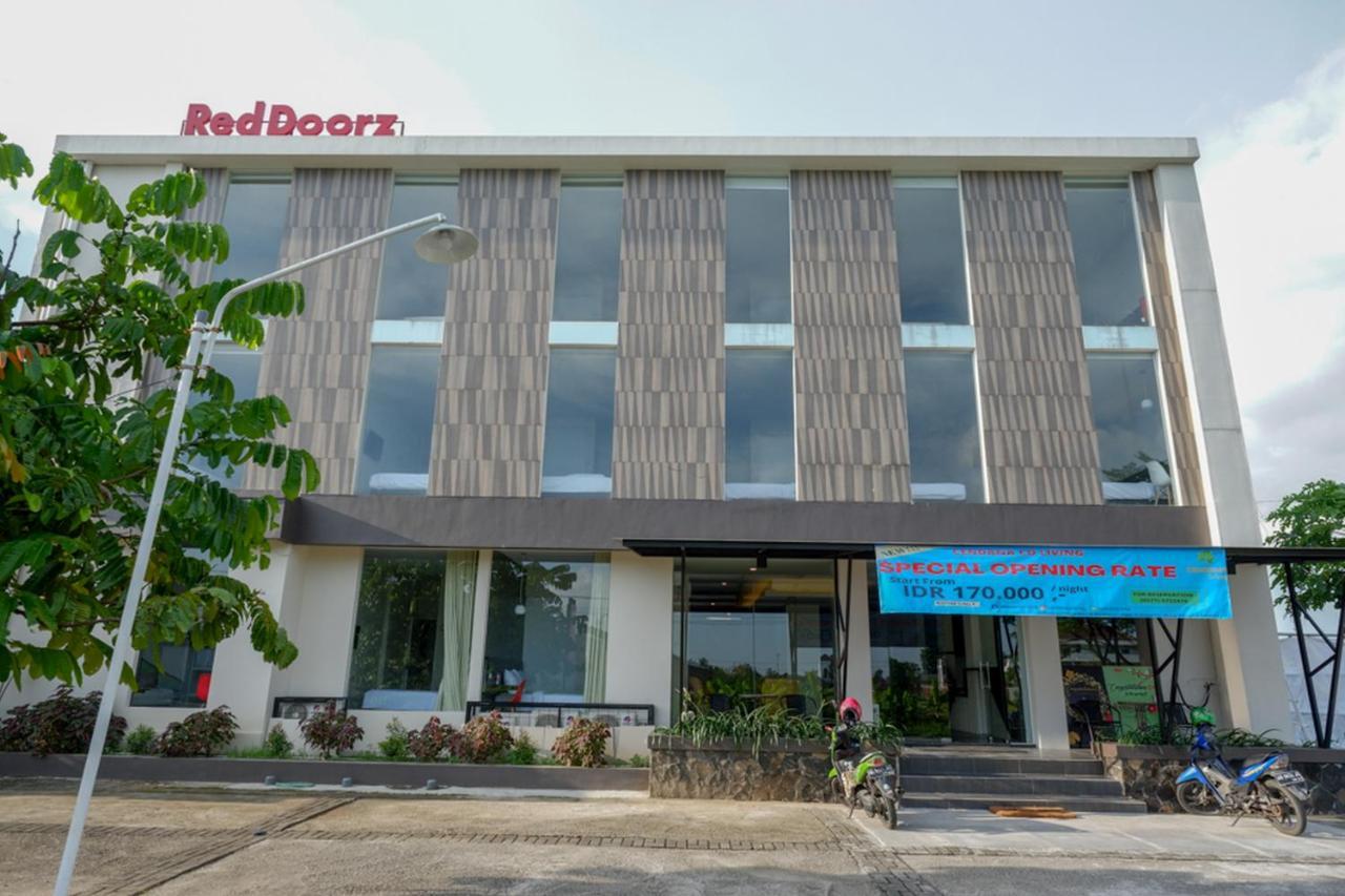 Reddoorz Plus Near Solo Baru Esterno foto