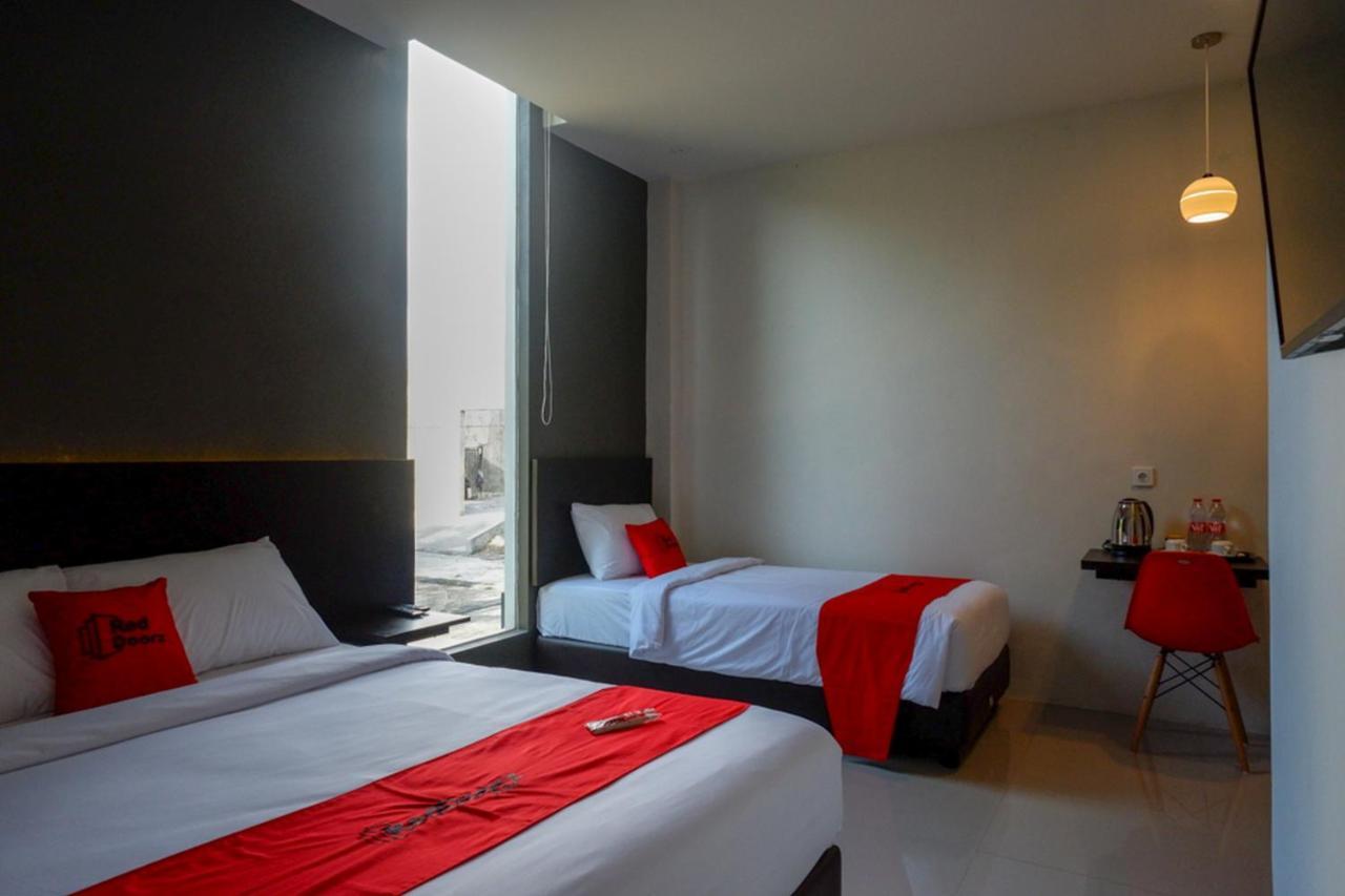 Reddoorz Plus Near Solo Baru Esterno foto