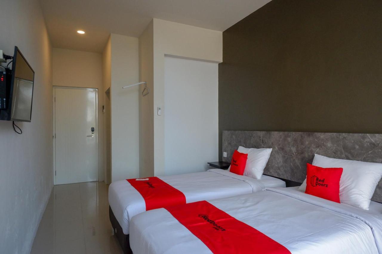 Reddoorz Plus Near Solo Baru Esterno foto