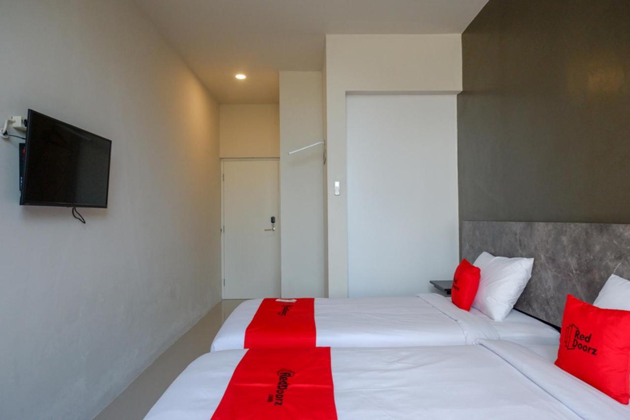 Reddoorz Plus Near Solo Baru Esterno foto