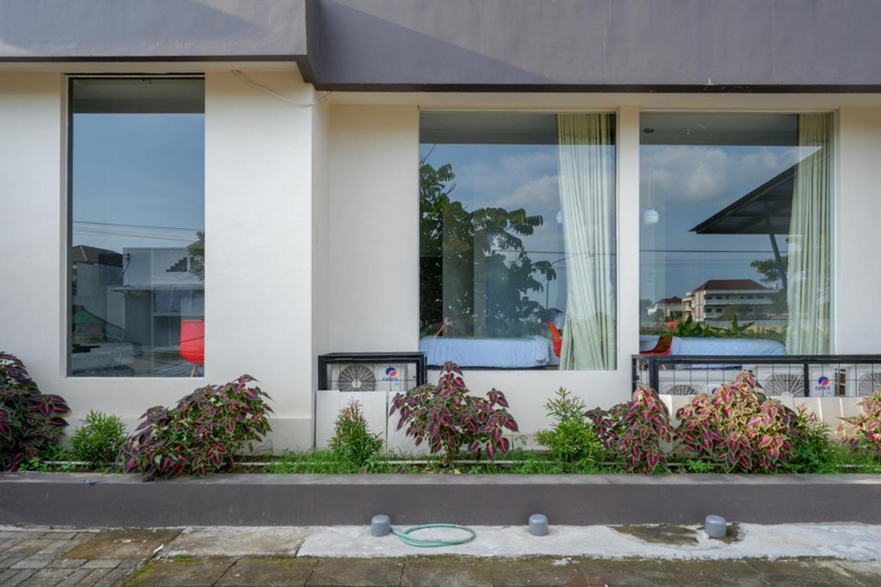 Reddoorz Plus Near Solo Baru Esterno foto